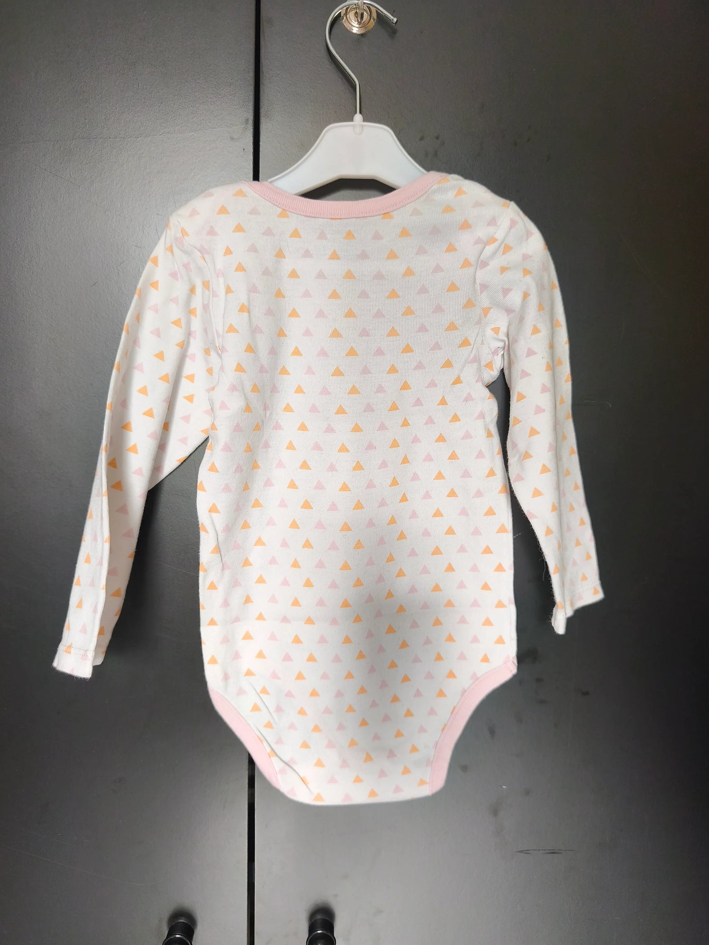 Body blanc imprimé triangles colorés – Orchestra 24 mois ref 410
