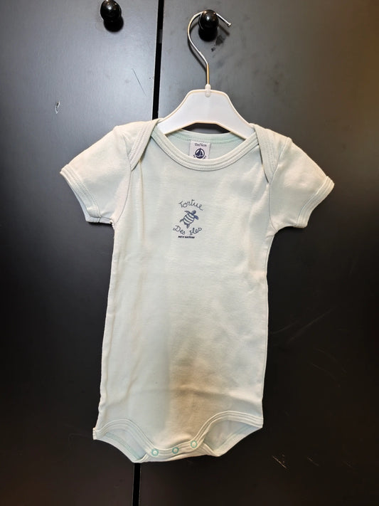 Body Vert d’Eau à Manches Courtes – “Tortue des Îles” Petit Bateau – 12 Mois  ref 294