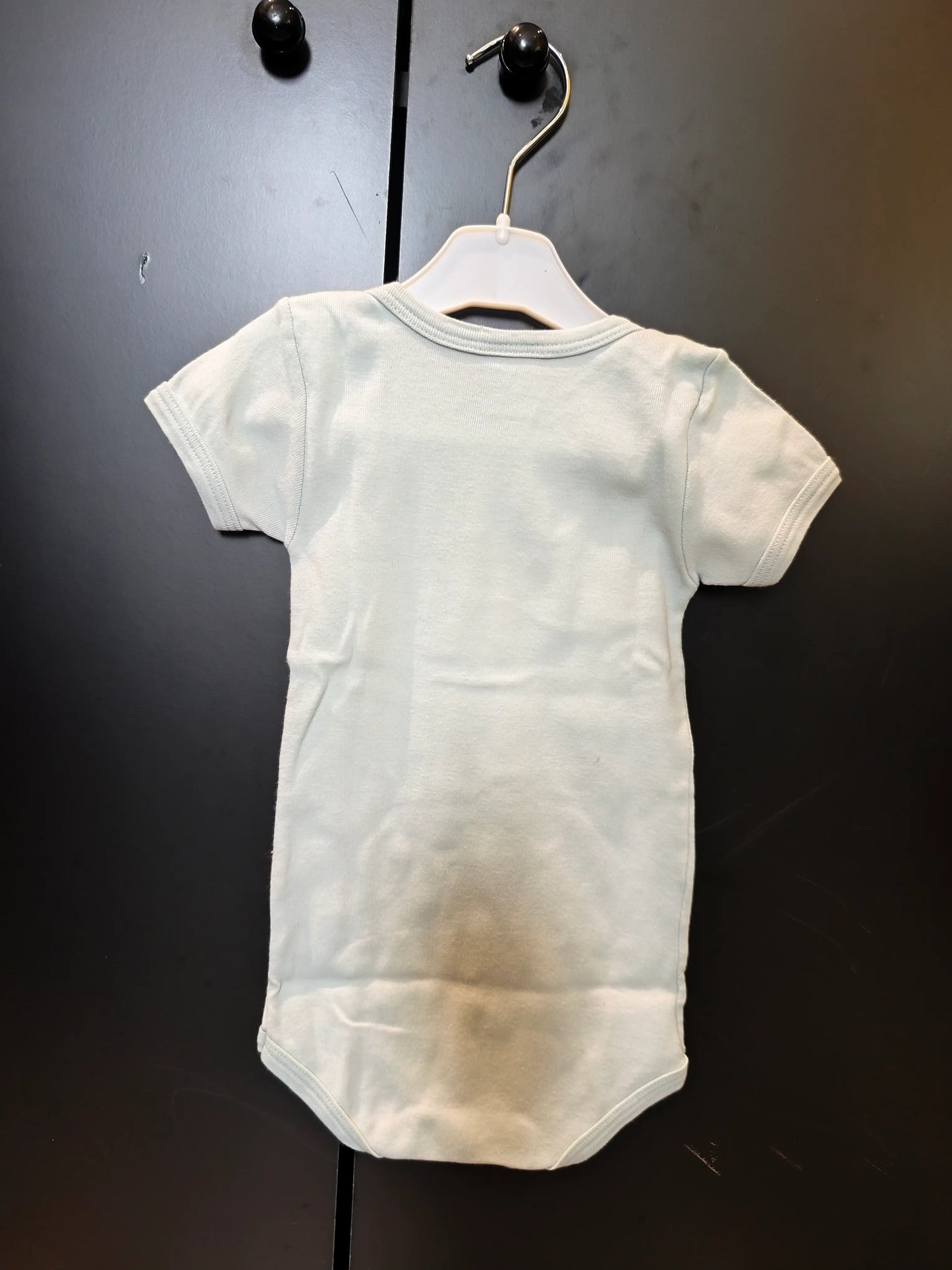 Body Vert d’Eau à Manches Courtes – “Tortue des Îles” Petit Bateau – 12 Mois  ref 294