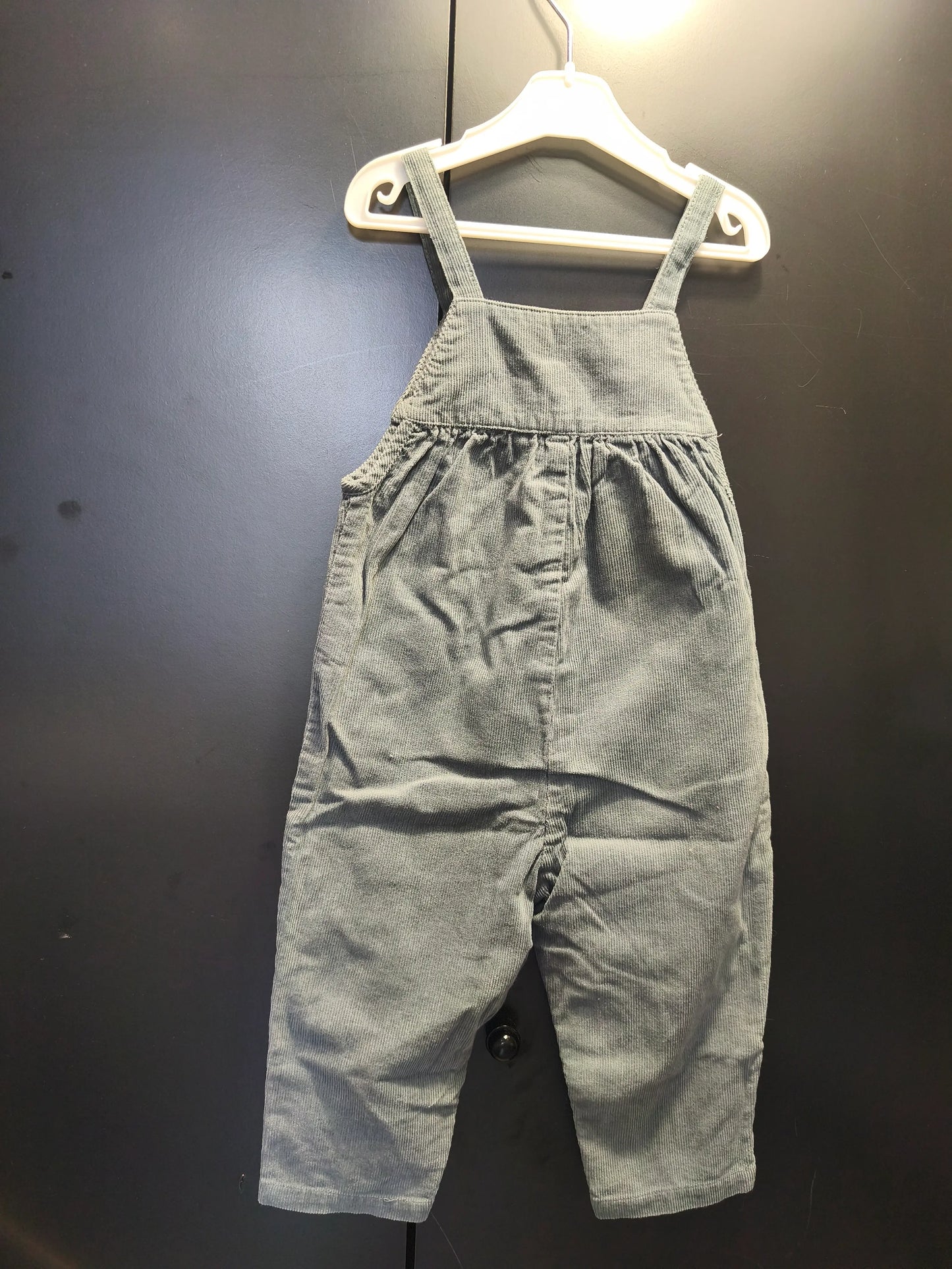 Combinaison pantalon vert côtelé à bretelles – Vertbaudet 18 mois ref 366