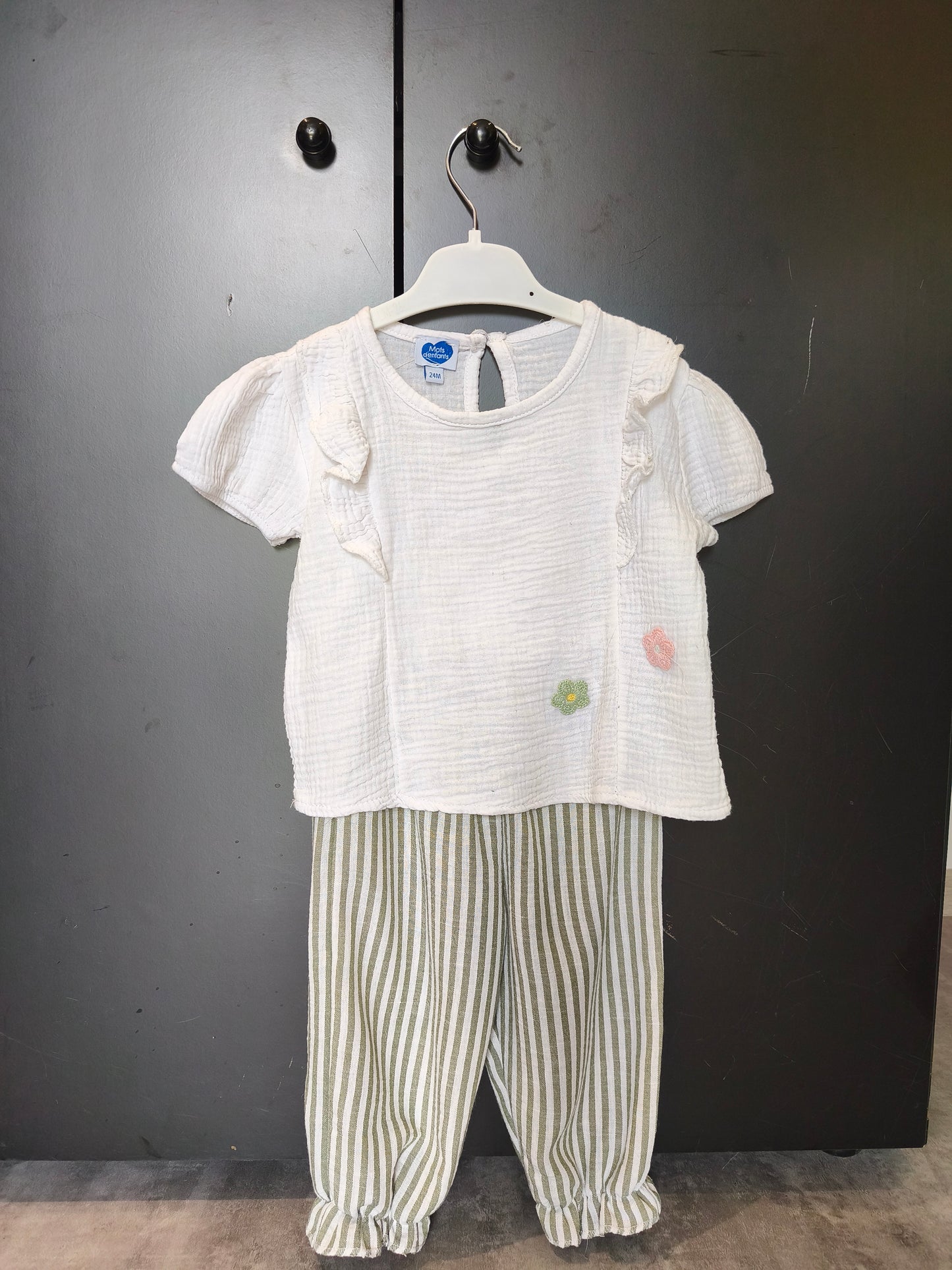 Ensemble Mots d’Enfant 24 mois – blanc et vert fleuri 🌸💚 ref 135