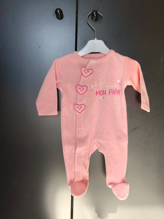Grenouillère Rose – “Je fais craquer mon papa” – Manches Longues – 1 Mois ref 192