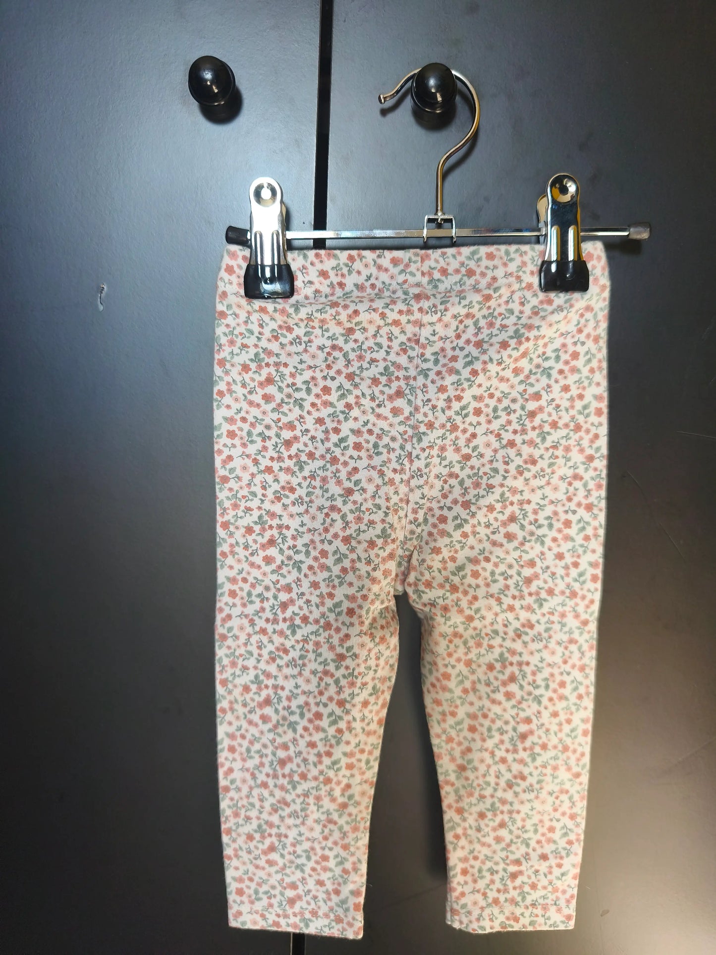 Legging H&M 3 mois – Blanc à imprimé fleuri rose et vert 🌸👶ref 169