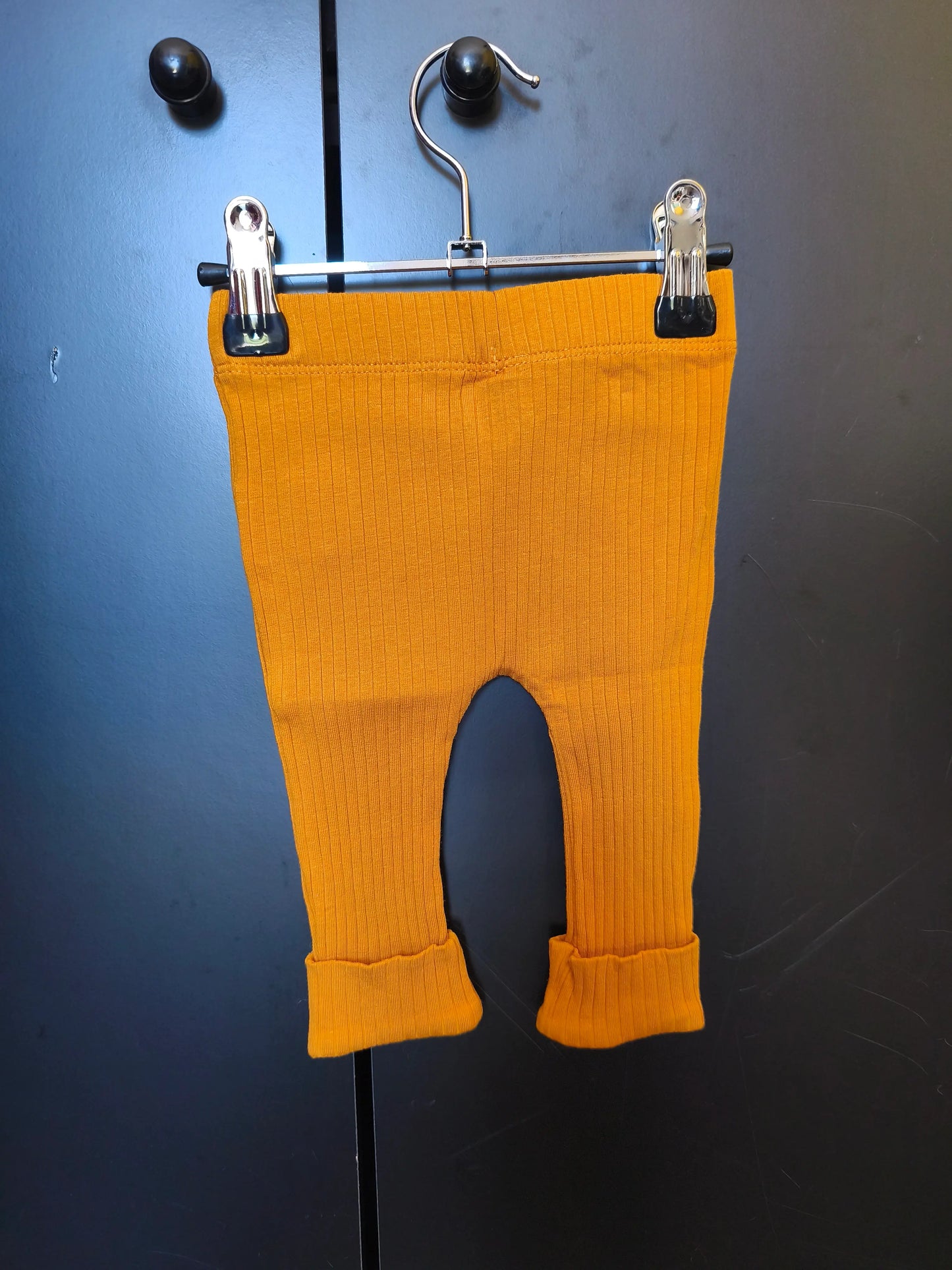 Legging Moutarde Côtelé – Kiabi – 6 Mois ref 235