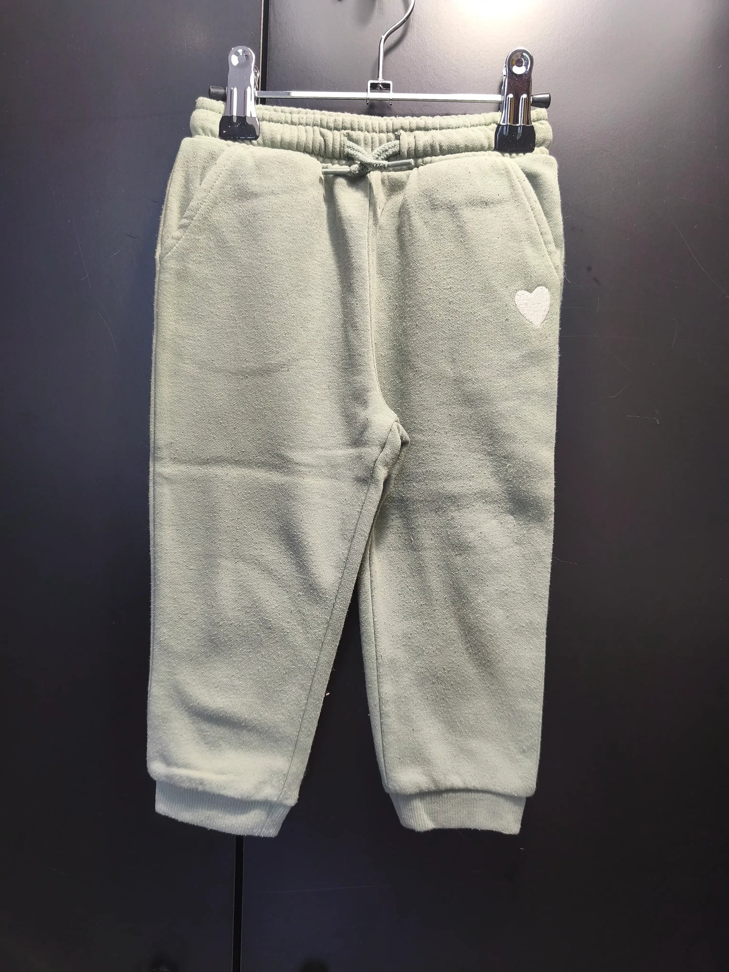 Pantalon Survêtement Uni avec Broderie Cœur – Orchestra 18 mois ref 392