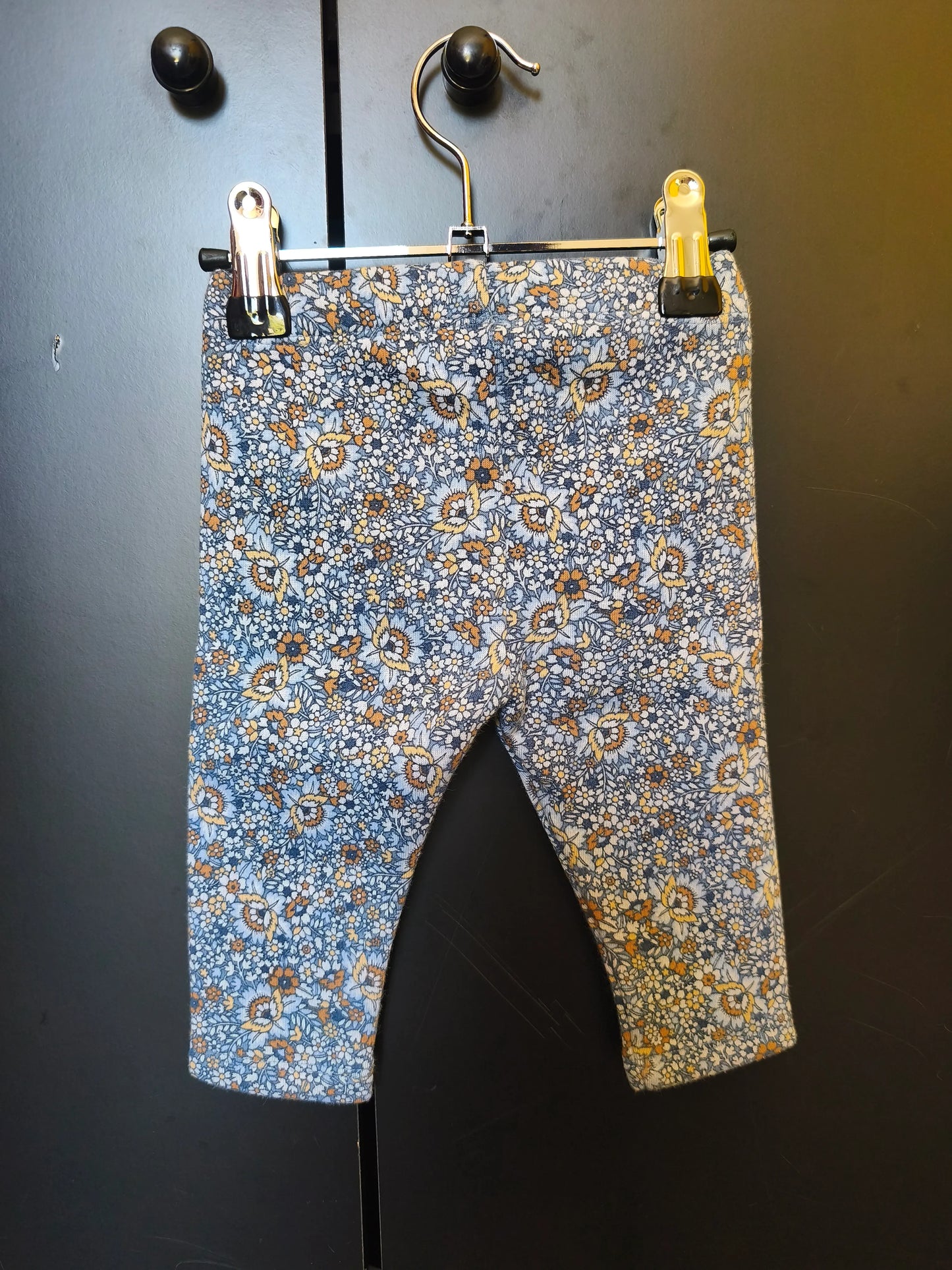 Pantalon Bleu Fleuri – Molletonné – Sergent Major – 6 Mois ref 245