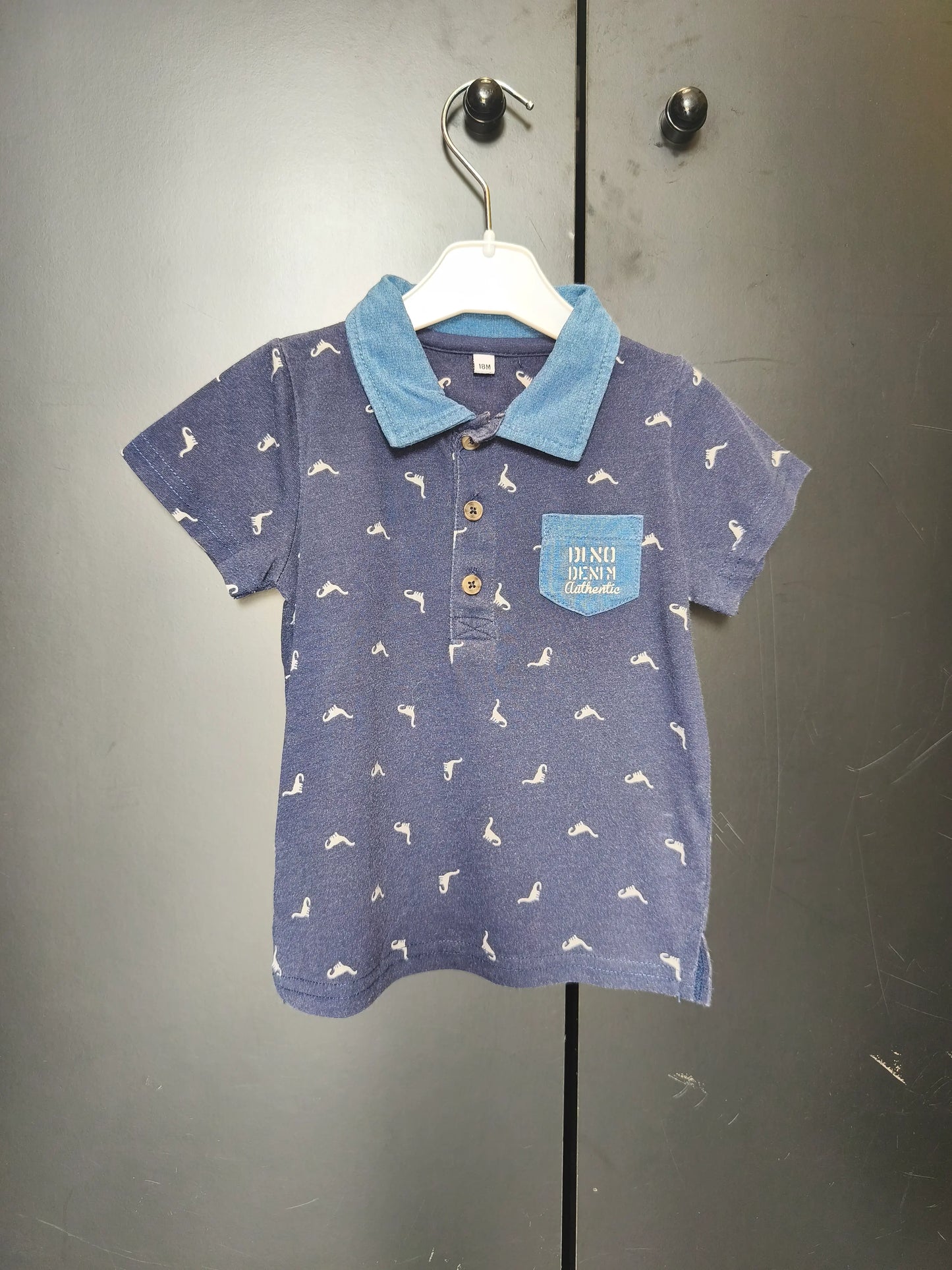 Polo 18 mois bleu marine - Motif dinoaure et poche cœur ref 04