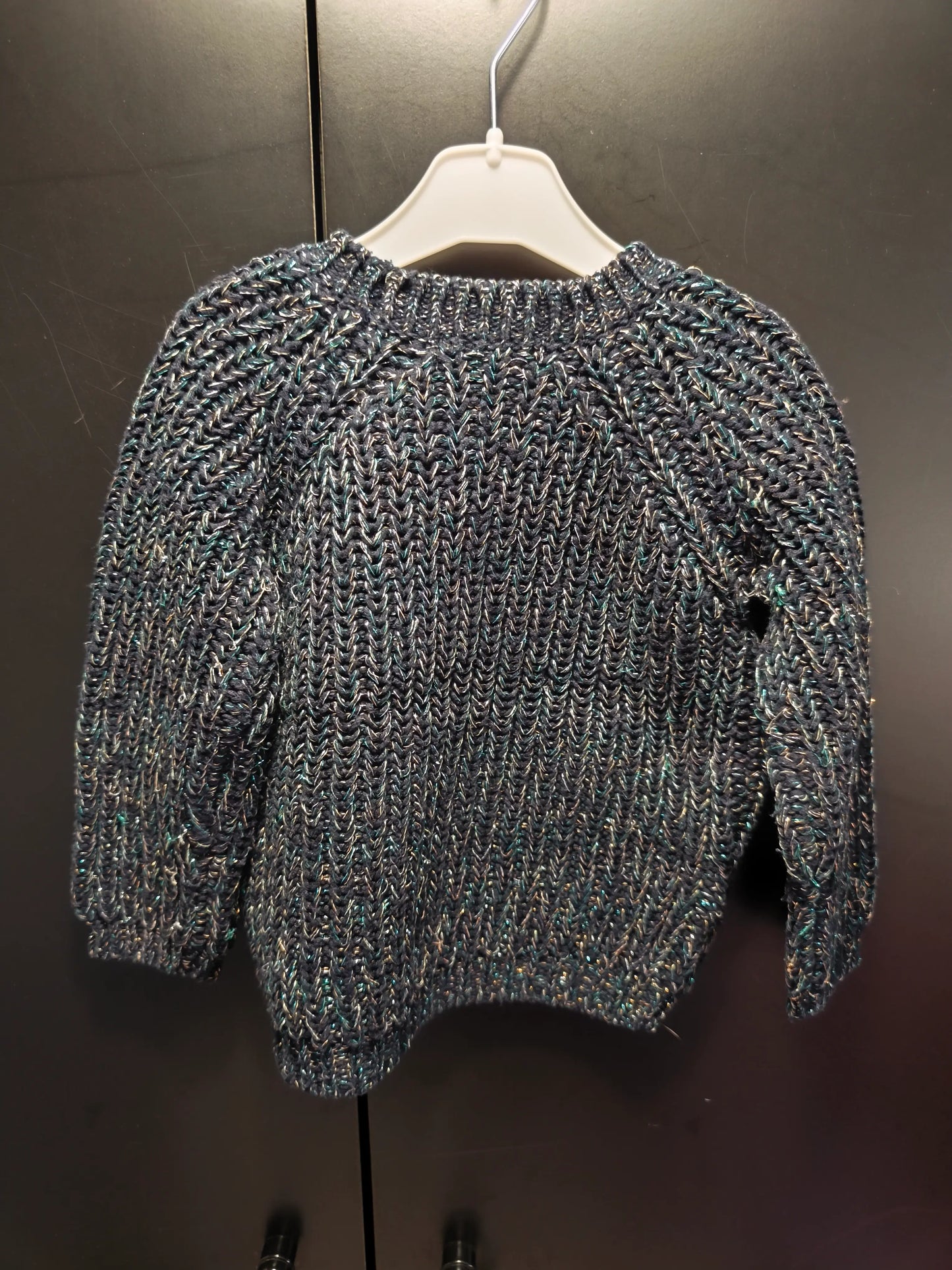 Pull Bleu Nuit et Fil Brillant – 2 Ans ref 570