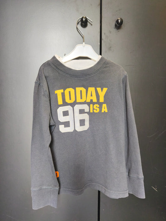 T-shirt Okaïdi 5 ans - Gris manches longues "Today is a 96", double col rond ref 22