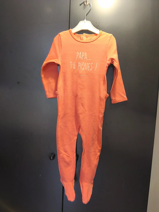 Grenouillère Corail Vif "Papa… tu piques !" – Gémo 18 mois ref 388