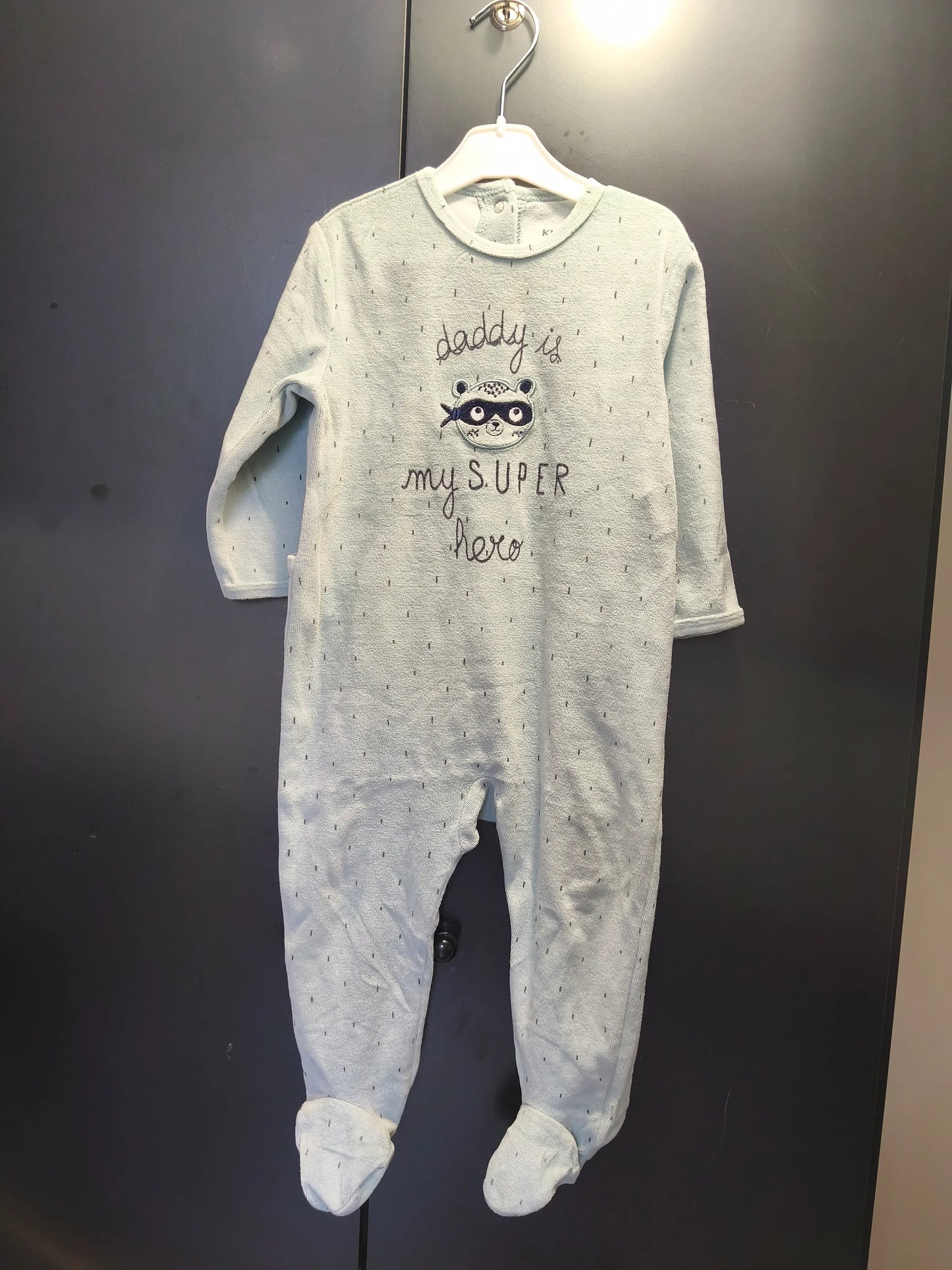 Grenouillère Velours Verte à Pois "Daddy is my Super Hero" – Kiabi 18 mois ref 382