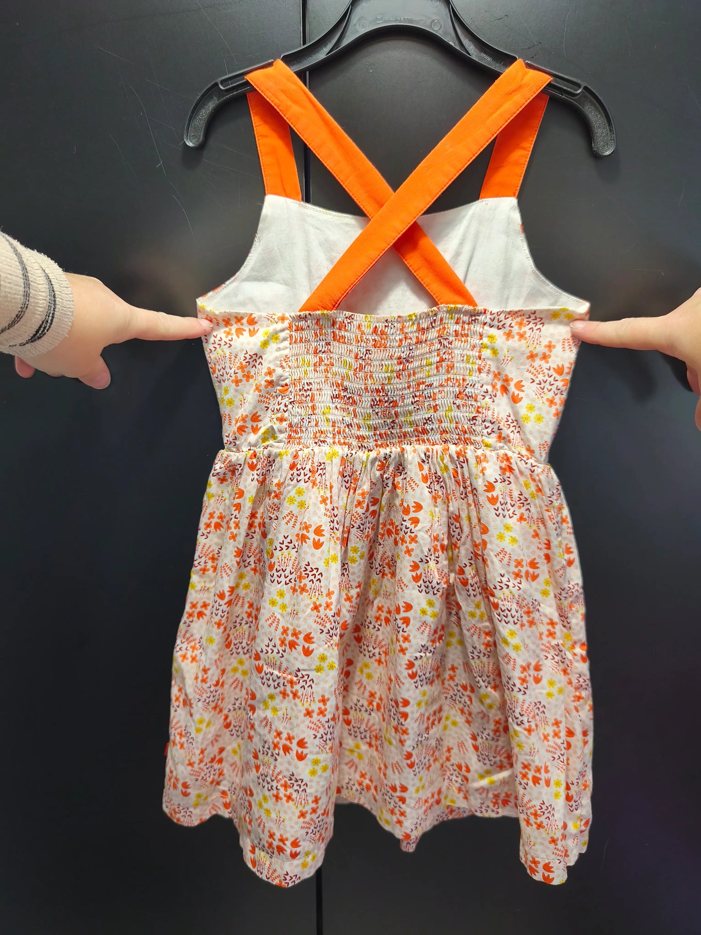 Robe Blanche et Orange – 6 Ans ref 523