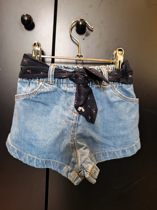 Short jean bleu avec ceinture motif cerise pour fille – Kiabi 12 mois ref 342