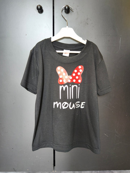 T-shirt noir manches courtes – Minnie Mouse – 8 ans – Nœud décoratif ref 151