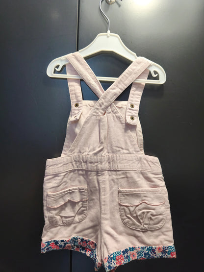 Combinaison short rose à bretelles réglables – Sergent Major 18 mois ref 363