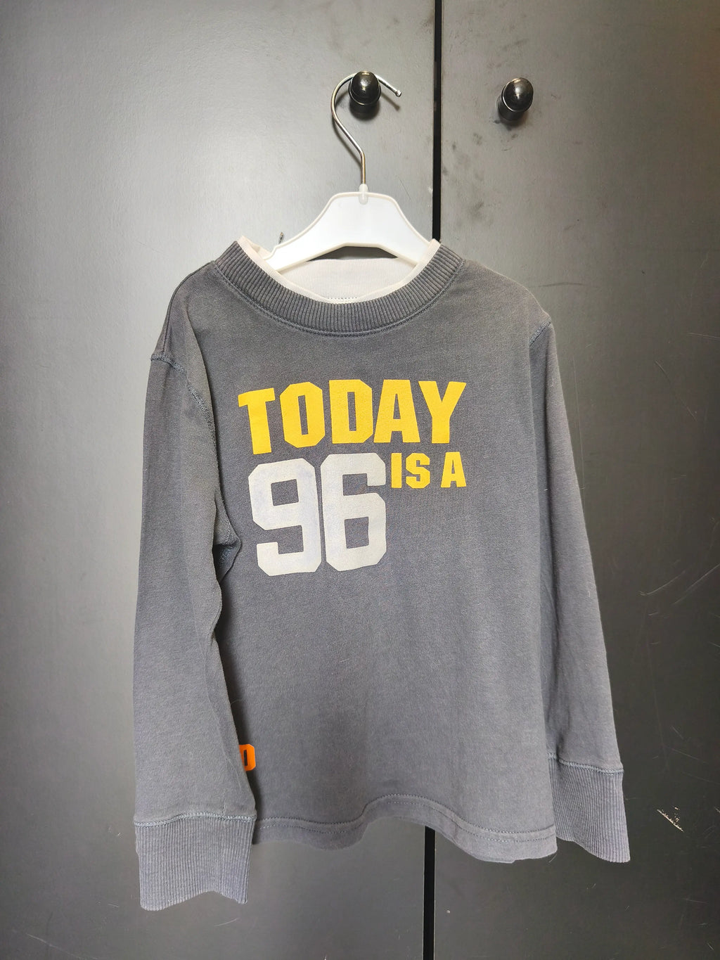 T-shirt Okaïdi 5 ans - Gris manches longues "Today is a 96", double col rond