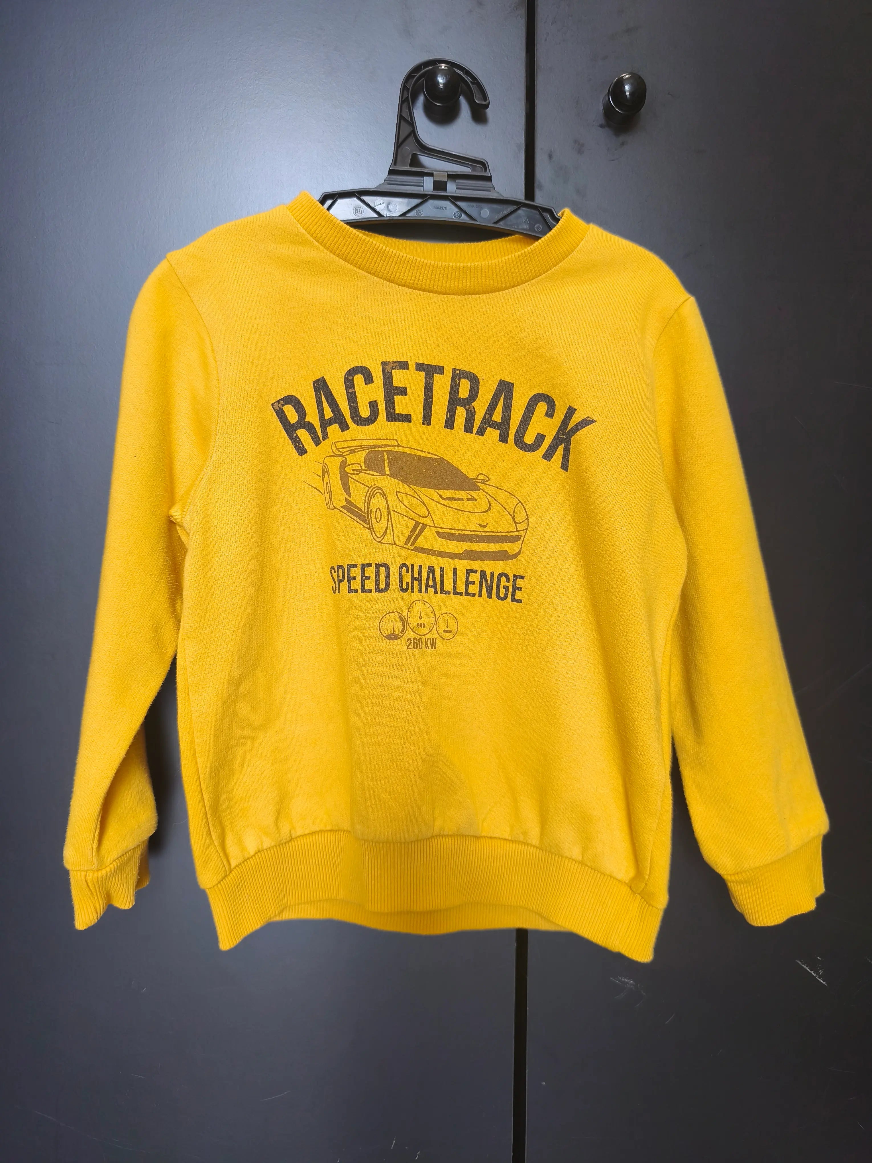 Pull Gemo 3 ans - Moutarde "Racetrack" avec voiture de course