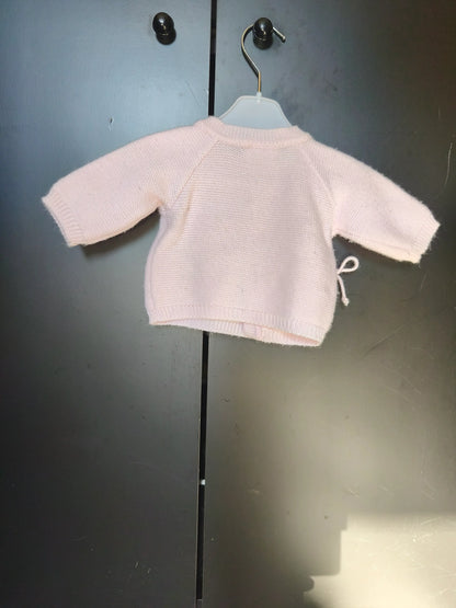 Veste Tricotée Rose – 3 Boutons & Nœud – Naissance / 3,7 kg ref 175