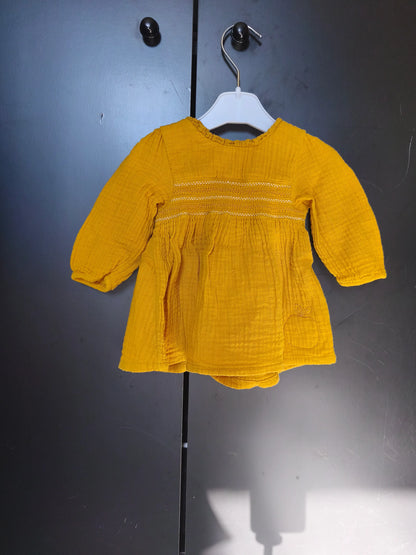 Robe Moutarde en Gaze de Coton – Broderie Pomme – Orchestra – 3 Mois ref 200