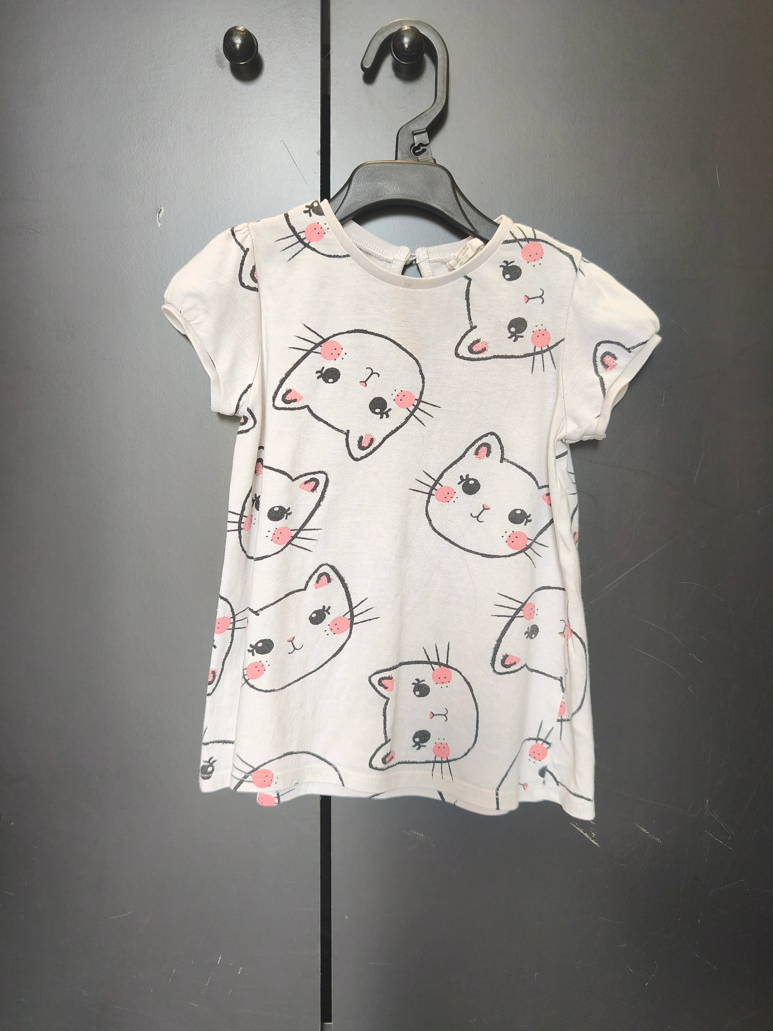 T-shirt H&M 12-18 mois - Blanc, tête de chat & manches courtes