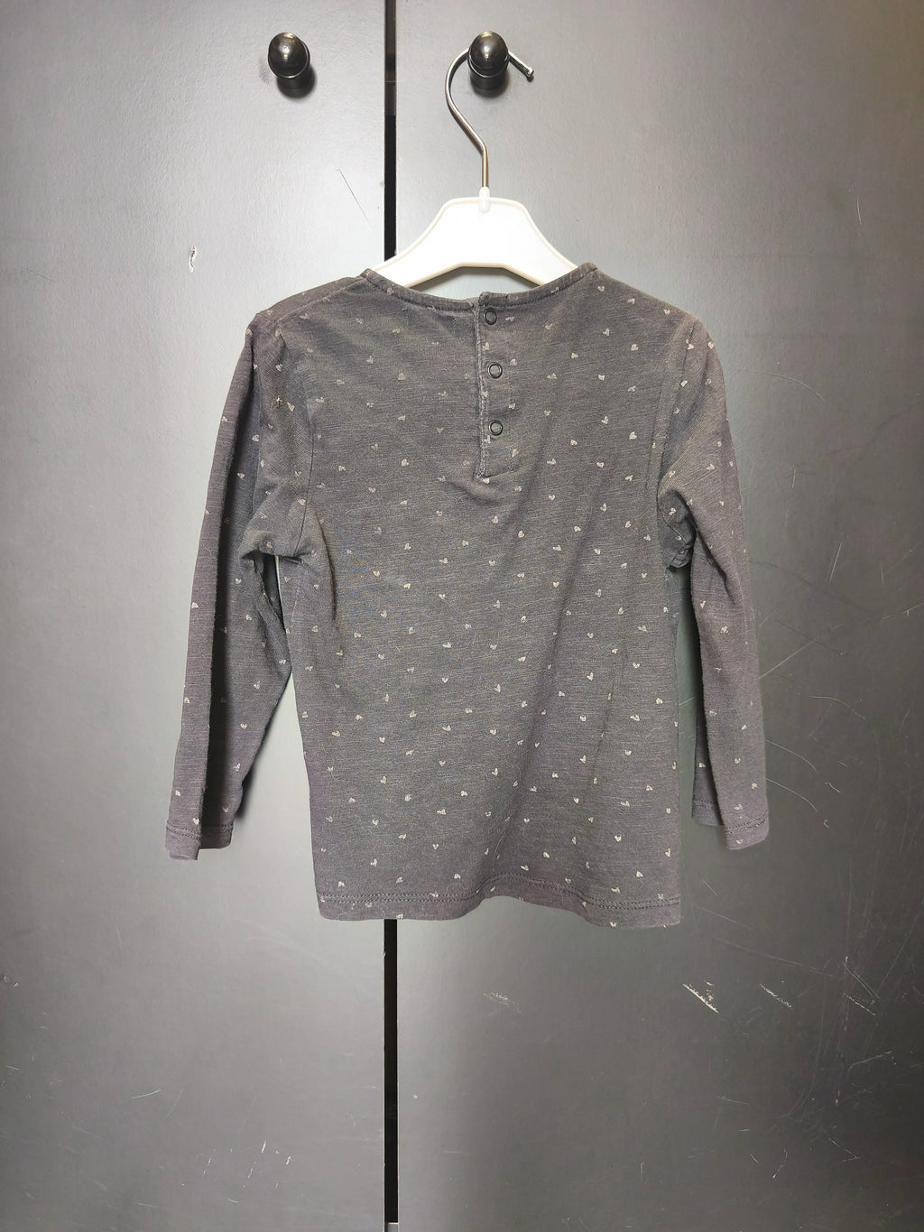 T-shirt Kiabi 24 mois - Noir, cœur argenté, volant & bouton dos