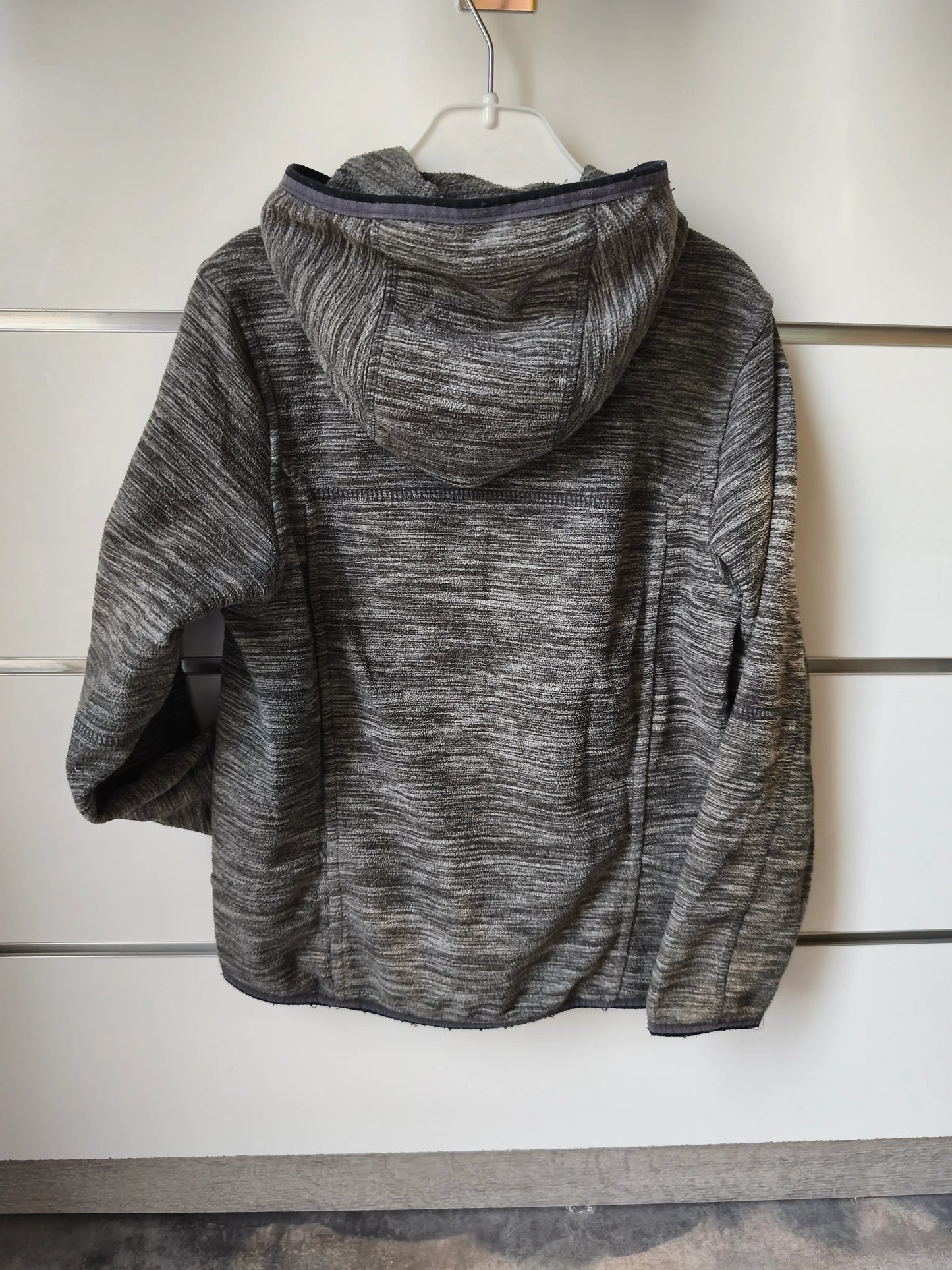 Veste Grise à Capuche 6 ans ref 670